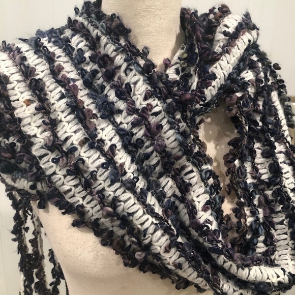 ANTHROPOLOGIE Madison 88 Plum & White Crochet Scarf - Picture 2 of 8